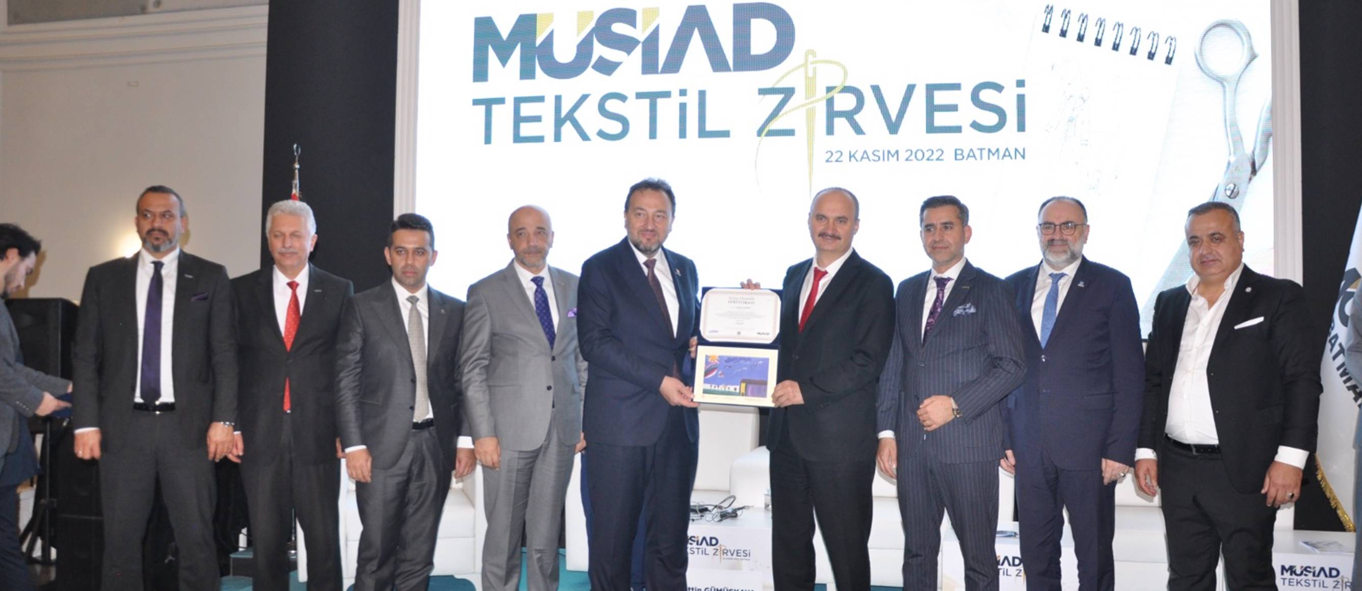 TEKSTİL SEKTÖRÜNÜN GELECEĞİ BATMAN'DA ELE ALINDI