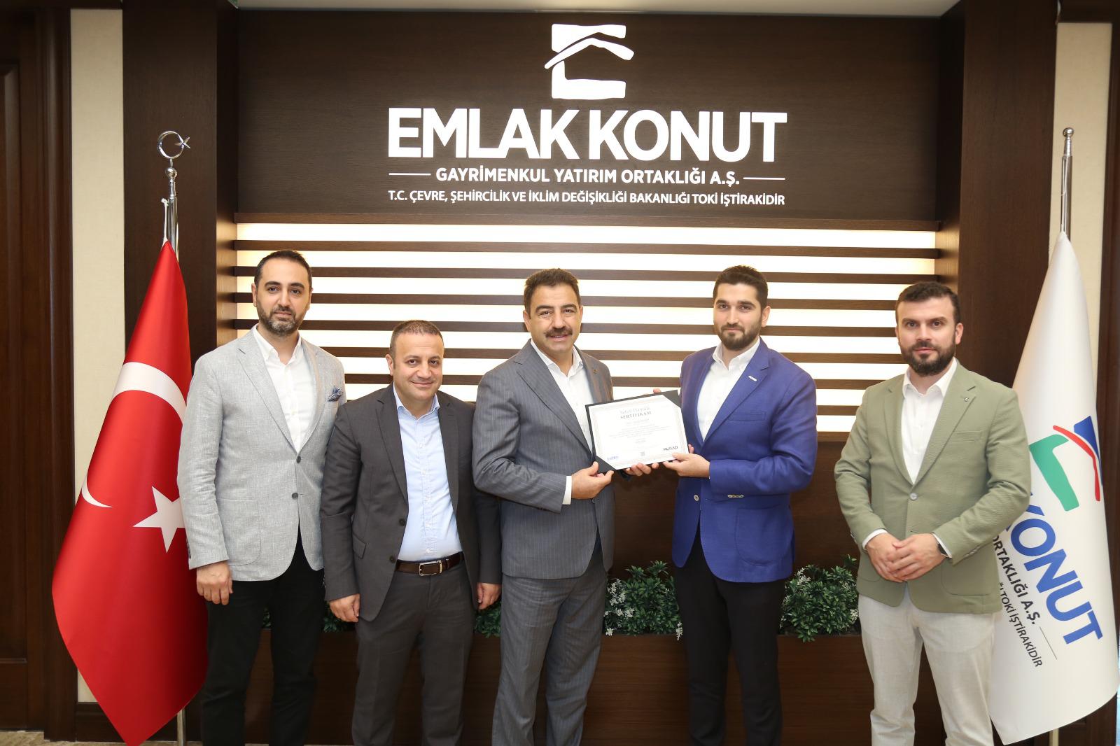 İNŞAAT VE YAPI MALZEMELERİ SEKTÖR KURULU’NDAN EMLAK KONUT’A ZİYARET